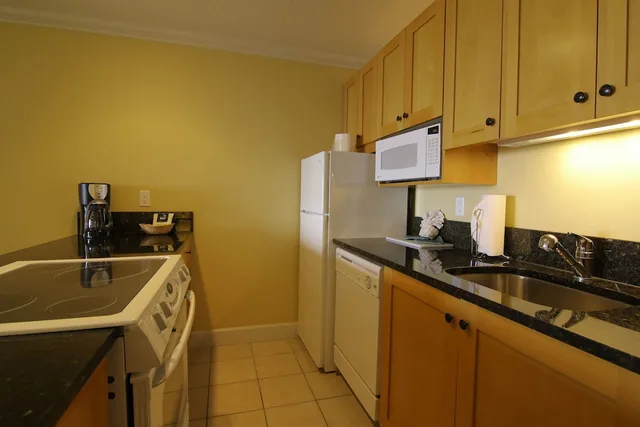 1 Bedroom, Suite, 2 Queen Beds, Ocean Front، Tolovana Inn 8/10