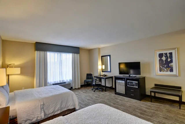 غرفة بسريرين كوين لذوي الإعاقة، Hampton Inn & Suites Denver/Airport-Gateway Park 1/3