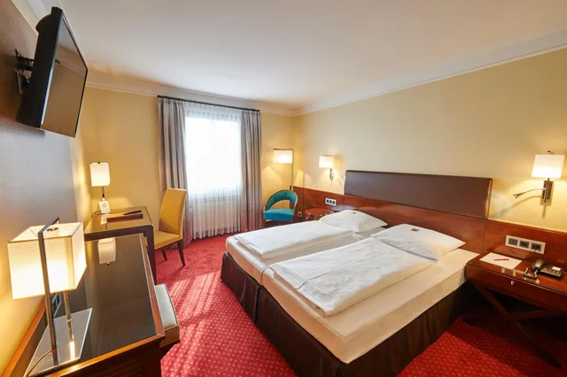 غرفة قياسية بسريرين منفصلين، TOP Hotel Duerer 1/1