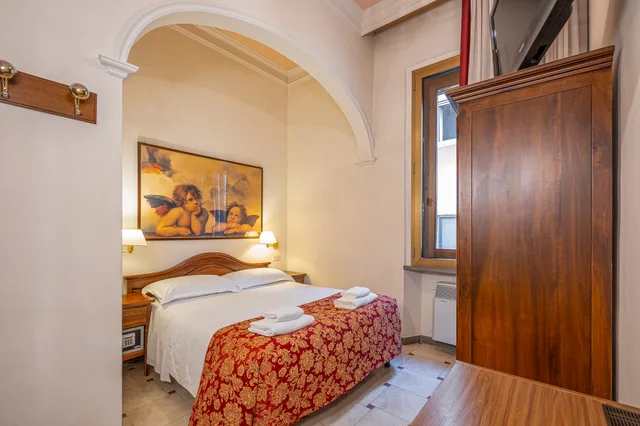 Room, Double Bed, External Bathroom، HOTEL CITY 1/3