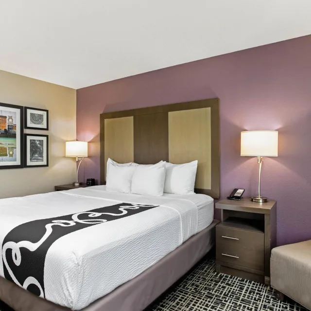 Deluxe, King Bed, Bathtub, Accessible, La Quinta Inn & Suites by Wyndham Hopkinsville 10/10