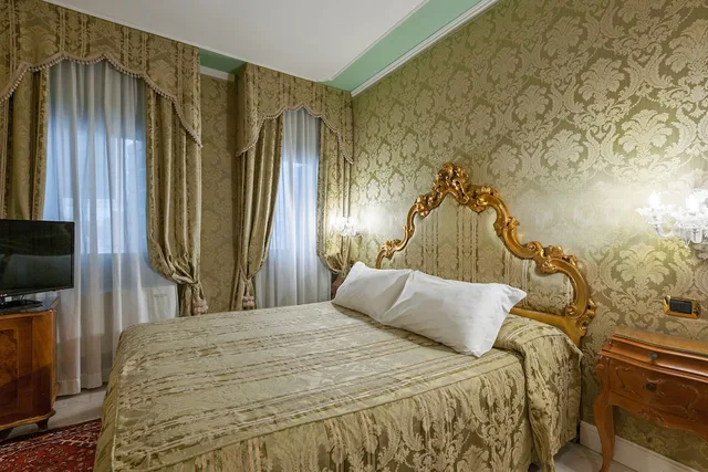 غرفة كلاسيكية بسريرين منفصلين، Hotel Al Ponte Antico 1/8