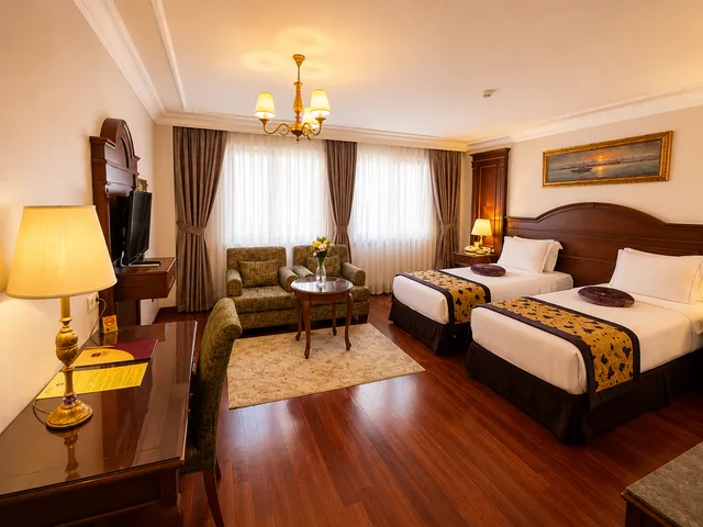 Deluxe, Double Bed, Glk Premier Regency Suites And Spa 3/5