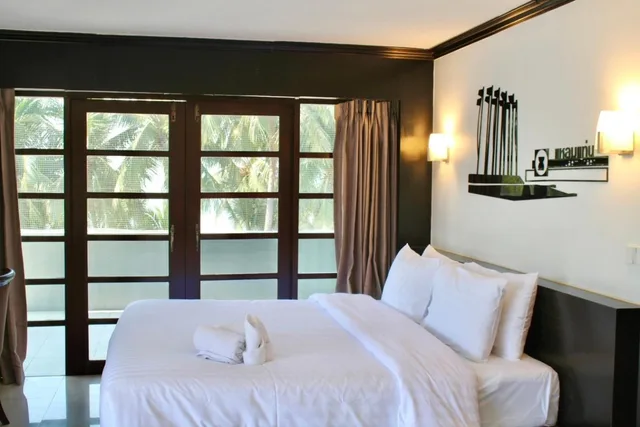 S 2 Rooms, Suite, King Bed, S2 Hotel 2/6