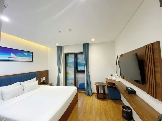 غرفة ديلوكس بسرير كينج، Ruby Star Hotel Da Nang 2/3