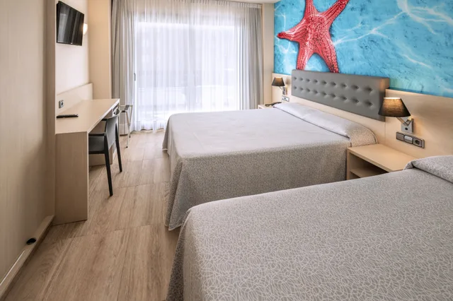 غرفة بريميوم ثلاثية بسرير كينج، Tropic Park Hotel 2/4