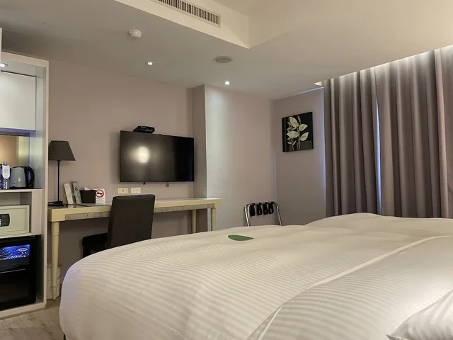 غرفة عائلية ثلاثية بسرير مزدوج وسرير فردي، Forward Hotel Taipei 1/2