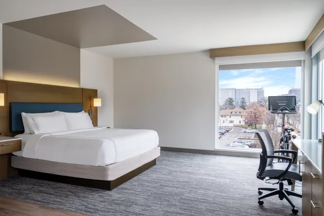 غرفة بريميوم بسرير كينج، Even Hotel Rochester Mayo Clinic Area 1/3