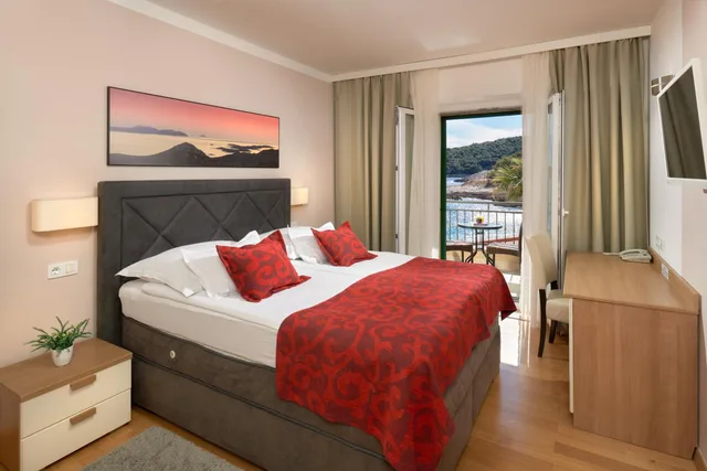 جناح بإطلالة على البحر بشرفة، Hotel Fortuna 10/10