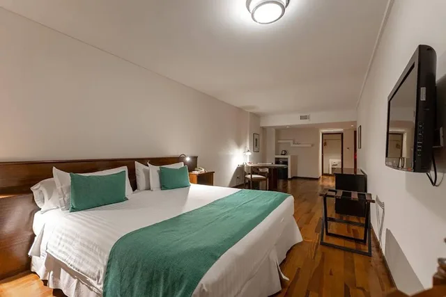 جناح تنفيذي بسرير مزدوج وسرير فردي، Feirs Park Hotel 1/2