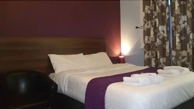 Room, Twin Beds, Private Bathroom, Sleep Inn Oxford 1/1