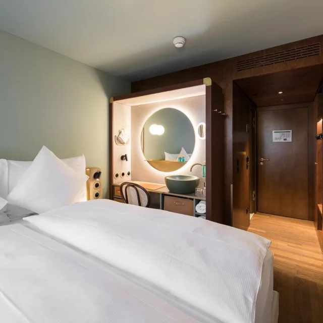 غرفة قياسية بسرير مزدوج، Hotel Aare Thun 1/7