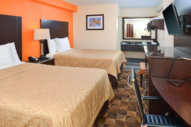غرفة بسريرين مزدوجين، Americas Best Value Inn Pittsburgh Airport 1/4