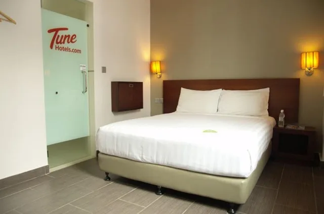 غرفة قياسية بسرير مزدوج، Tune Hotel Waterfront Kuching 1/1