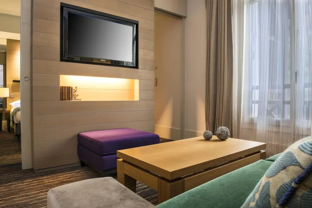 جناح جونيور بسرير كينج، Hotel Ermitage Evian Resort 5/10