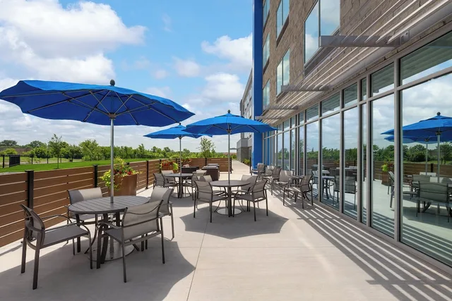 Holiday Inn Express & Suites Overland Park South, Belton, Raymore 34/50