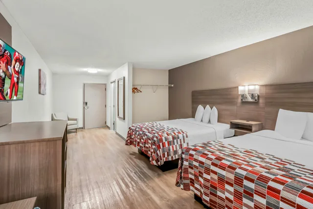 غرفة بسريرين كوين لذوي الإعاقة، Red Roof Inn Southfield 1/5