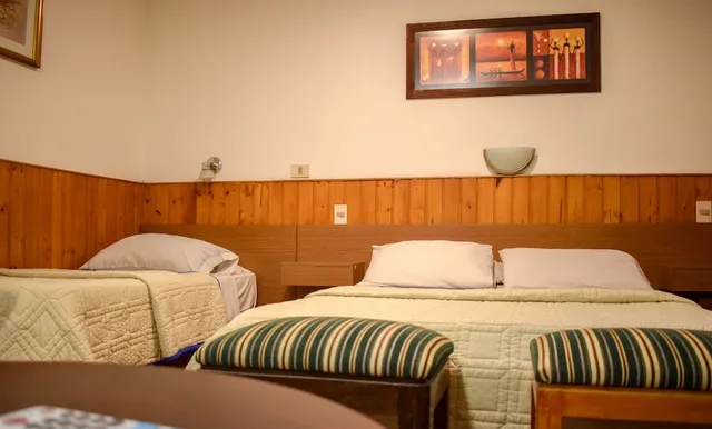 غرفة أساسية رباعية بسرير مزدوج وسريرين منفصلين، Hotel Casablanca 2/9