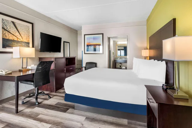 غرفة بسرير مزدوج بإطلالة لذوي الإعاقة، Best Western Kent Narrows Inn 1/1