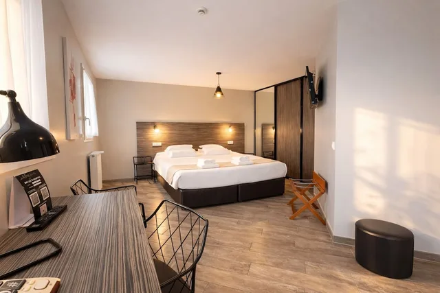 غرفة قياسية ثلاثية بثلاثة أسرّة، Hotel Les 13 Assiettes 8/10