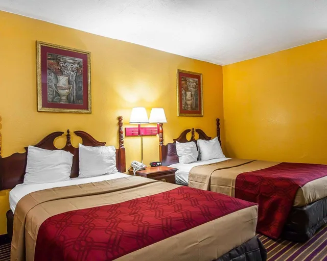 غرفة رباعية بسريرين مزدوجين، Econo Lodge Dyersburg I-155 3/5