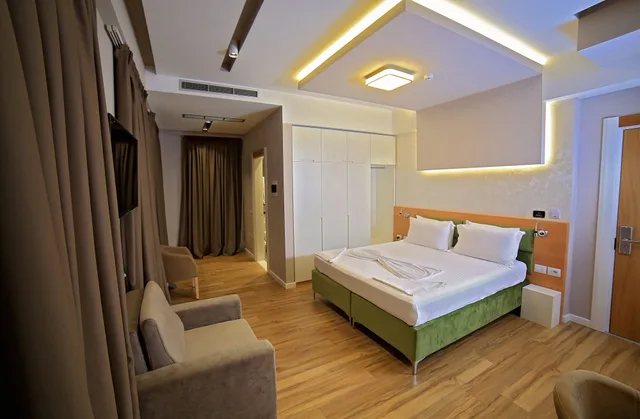 غرفة بسرير كينج بشرفة، Hotel Autostation 2/10