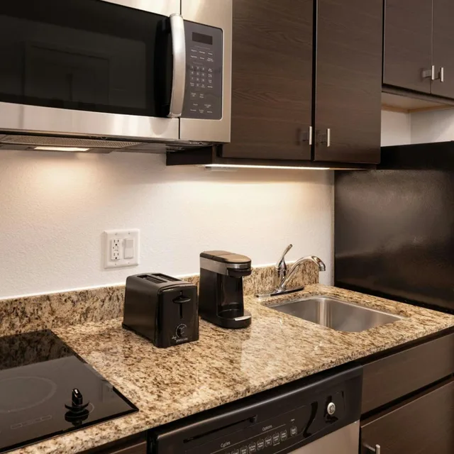 استوديو بسرير كينج مع أريكة بحوض استحمام لذوي الإعاقة، Towneplace Suites Minneapolis Mall of America 9/10