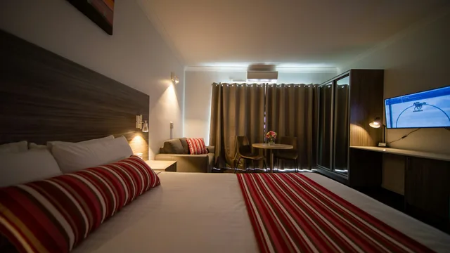 غرفة ديلوكس بسرير كوين، Hamiltons Townhouse Motel 5/10
