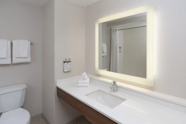 Standard, 2 Queen Beds, Extra Floor Space، Holiday Inn Express And Suites Orlando International Airport 4/6