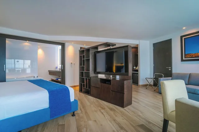 غرفة بسريرين مزدوجين، Wyndham Guayaquil Puerto Santa Ana 2/2