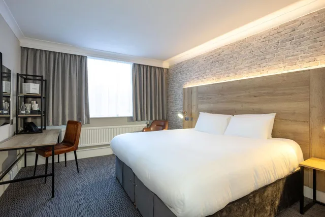 جناح عائلي بسرير بطابقين، Cedar Court Hotel Huddersfield 1/2