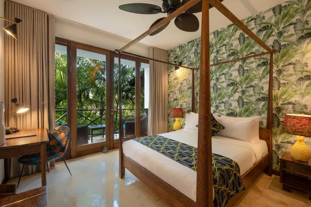 Z, Queen Bed, Partial Garden View، Z Hotel & Z2 Hotel 2/2