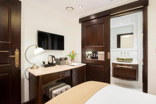 Serenity, Single, No Window، George Street Hotel 7/12