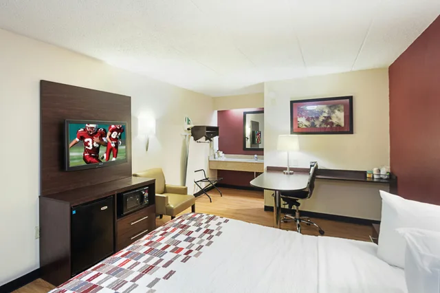 غرفة سوبيريور بسرير كينج، Red Roof Inn Dayton - Fairborn/Nutter Center 2/5