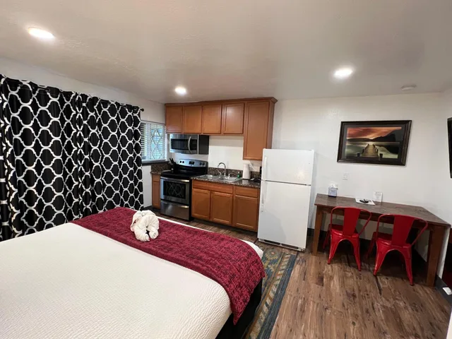جناح سوبيريور بسرير كينج، Heavenly Inn Lake Tahoe 3/8