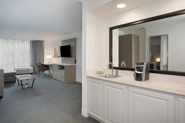 جناح تنفيذي، Crowne Plaza Costa Mesa Orange County 2/2