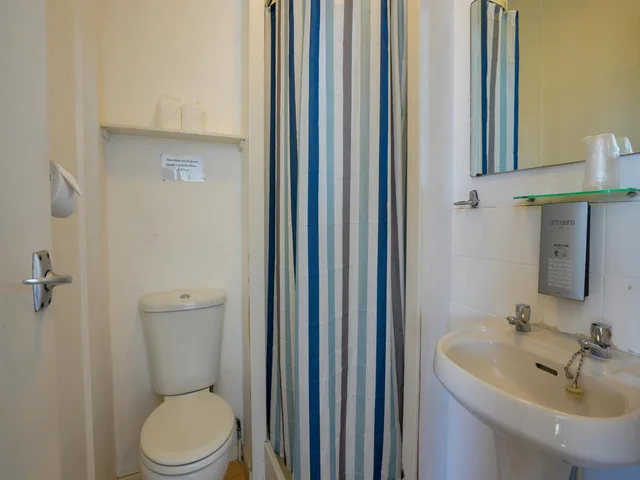 غرفة عائلية بسرير مزدوج، Oyo Shanklin Beach Hotel 6/6