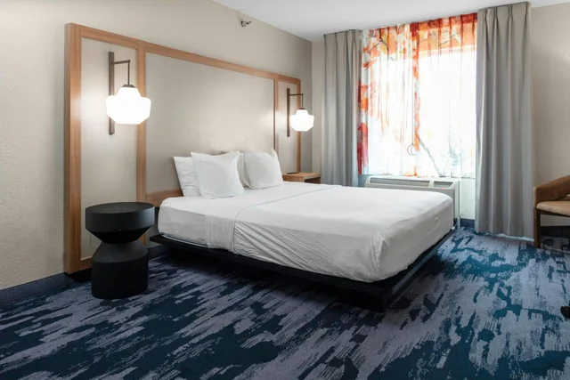 غرفة بسرير كينج بحوض استحمام لذوي الإعاقة، Fairfield Inn Suites Rapid City 2/3