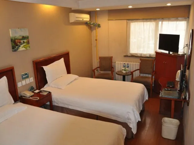 Twin Room, Greentree Inn Sanya Jiyang District Yalongbay Yingbin Avenue Hotel 1/1