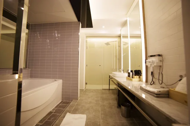 Deluxe, Queen Bed, Brown-Dot Hotel Daegu Hyukshin Doshi 6/8