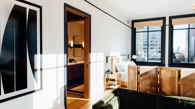 Gallery, Suite, King Bed، Shinola Hotel 6/10