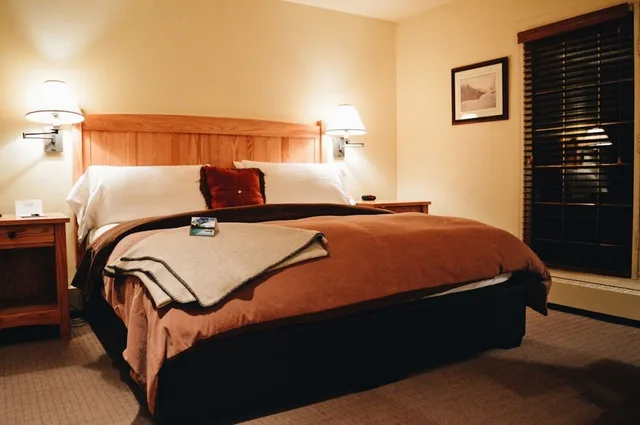 Emerald, Studio, Suite, Queen Bed، Emerald Lake Lodge 1/1
