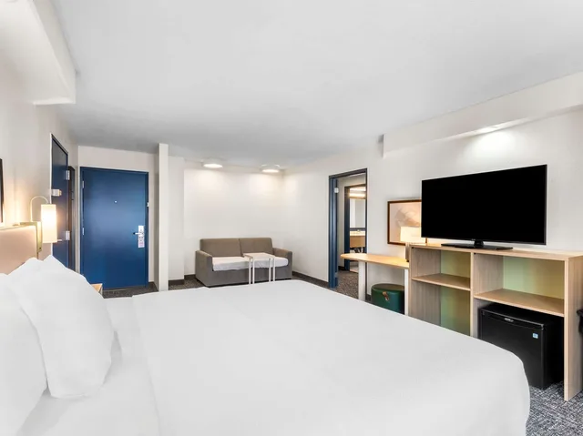 استوديو بسرير كينج، Spark by Hilton Augusta 2/10