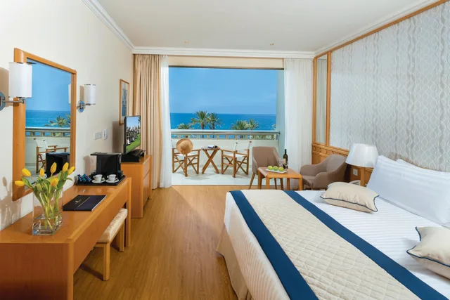 غرفة سوبيريور عائلية، Constantinou Bros Athena Beach Hotel 1/1