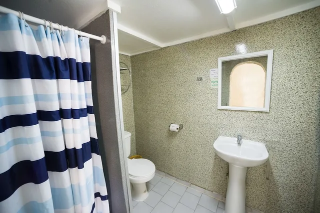 غرفة قياسية مفردة بسرير مزدوج، Si Hotel 2/2