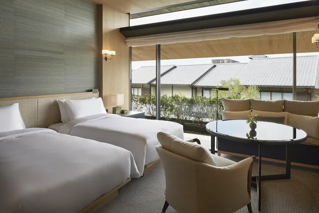 غرفة بسريرين منفصلين بإطلالة على الحديقة، Park Hyatt Kyoto 1/5