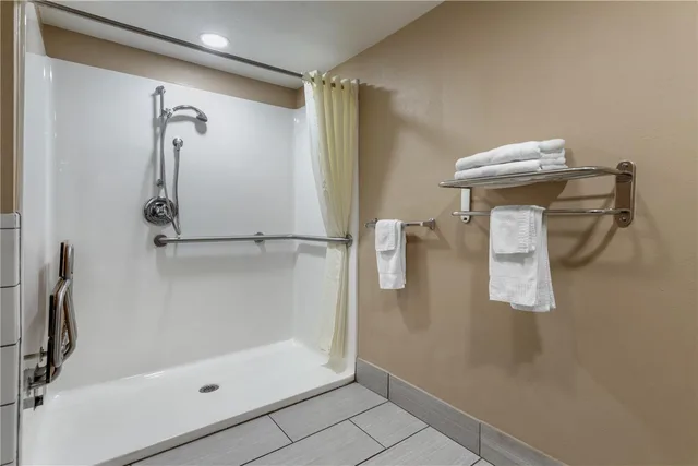 غرفة بسرير كينج لذوي الإعاقة، Surestay Plus Hotel By Best Western Poteau 4/4