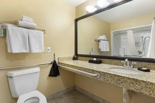 Standard, King Bed, Accessible, Best Western Plus The Inn At Horse Heaven 3/4