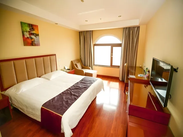 غرفة بسرير كوين، GREENTREE INN QINGDAO WUYISHAN ROAD 1/1