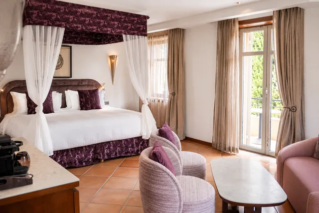 جناح بشرفة، Miramar Beach Hotel 1/3